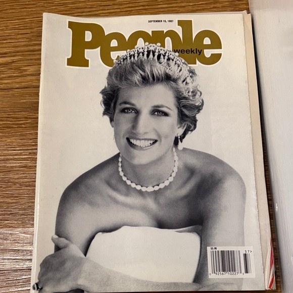 Diana Tribute Magazine Collection - Picture 3 of 4